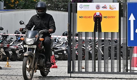 தவிர்க்கக்கூடியது அல்ல தலைக்கவசம்!