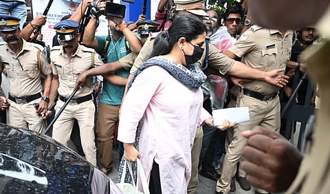 அமலாக்கத் துறையில் ஆஜரானார் பினராயி மகள் வீணா