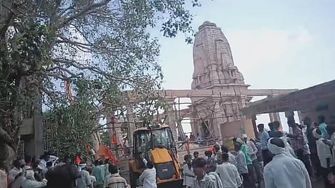 மகாராஷ்டிராவின் பர்பானி மாவட்டத்தில் கோயில் மேற்கூரை இடிந்து 4 பேர் உயிரிழப்பு