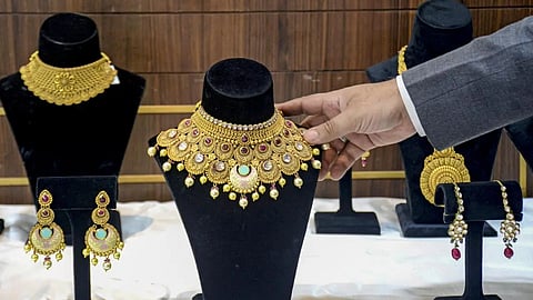 தொடர் சரிவுக்கு பிறகு தங்கம் விலை பவுனுக்கு ரூ.640 உயர்வு