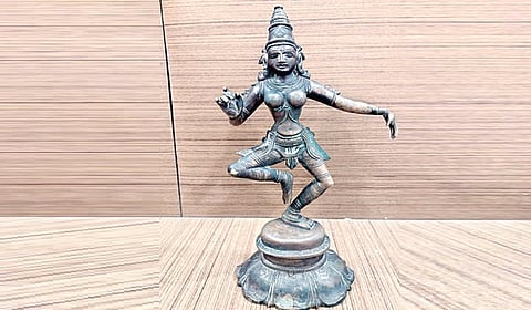 மீட்கப்பட்ட அம்மன் சிலை.