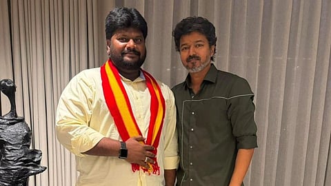 பாடத்திட்ட வடிவமைப்புக் குழுவில் தவெக நிர்வாகியை சேர்ப்பதா? - கல்வியாளர்கள், ஆசிரியர்கள் எதிர்ப்பால் சர்ச்சை