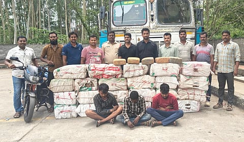 தெலங்கானாவில் ‘புஷ்பா’ பட பாணியில் கடத்த முயன்ற ரூ.2.62 கோடி கஞ்சா பறிமுதல்