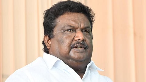 வேலை வாங்கித் தருவதாக மோசடி திமுக முன்னாள் அமைச்சர் சிவசங்கரிடம் விசாரணை