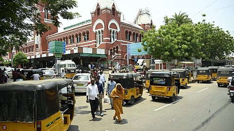 சென்னை சென்ட்ரல் ரயில் நிலையம் அருகே கடத்தப்பட்ட சிறுமி ஆட்டோ ஓட்டுநரின் சாமர்த்தியத்தால் மீட்பு