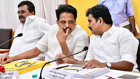 மதுரை எம்.பி சு.வெங்கடேசனுடன் அமைச்சர் நிர்மல்குமார்