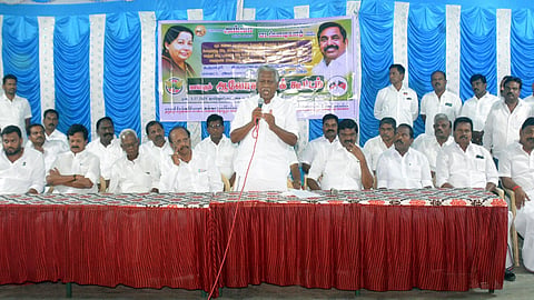 “தவெகவுடன் அதிமுக இணையும் என பேசினால் ஆதவ் அர்ஜுனா மீது சட்ட நடவடிக்கை” - கே.பி.முனுசாமி