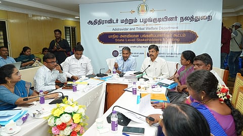 சாதிச் சான்றிதழ், தாட்கோ கடன் சிக்கல்களுக்கு தீர்வு காண அமைச்சர் வன்னியரசிடம் பழங்குடியின அமைப்புகள் கோரிக்கை