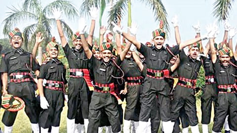 ராணுவம், கடற்படை, விமானப்படையில் 50% முதல் 75% அக்னி வீரர்களை நிரந்தரமாக்க திட்டம்