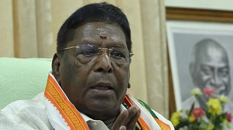 முன்னாள் முதல்வர் நாராயணசாமி