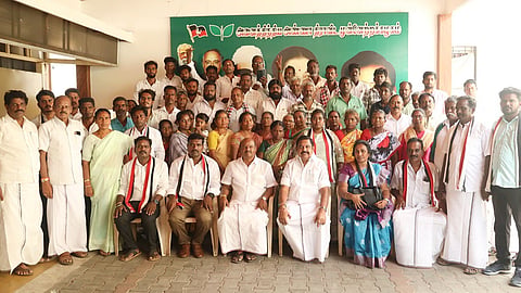 இபிஎஸ் முன்னிலையில் நூற்றுக்கும் மேற்பட்டோர் அதிமுகவில் ஐக்கியம்