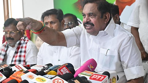அதிமுகவில் வெற்றி பெற்றவர்களை இணைத்துக் கொண்ட விஜய்தான் களவாணி: பழனிசாமி கடும் விமர்சனம்