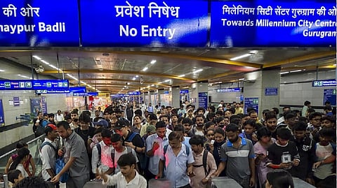 சிஜேபி போராட்டம் எதிரொலி: டெல்லியில் 5 மெட்ரோ ரயில் நிலையங்களை மூடியதால் பயணிகள் அவதி