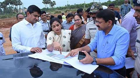 பிரதமர் வருகையையொட்டி பாதுகாப்பு ஏற்பாடுகள் குறித்து மாநில உள்துறை அமைச்சர் அனிதா, அமைச்சர் கொண்டபல்லி ஸ்ரீநிவாஸ் நேற்று நேரில் சென்று பார்வையிட்டனர்