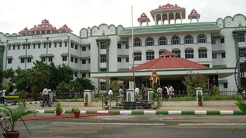 உயர் நீதிமன்றம், மதுரை.
