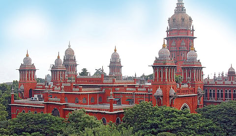 தாம்பரத்தில் அரசுக்கு சொந்தமான ரூ.300 கோடி நிலம் ஆக்கிரமிக்கப்பட்டதாக வழக்கு: நடவடிக்கை எடுக்க ஐகோர்ட் உத்தரவு
