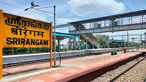 ரயிலில் ரூ.75 லட்சம் மதிப்புள்ள வைர நகைகள் திருட்டு
