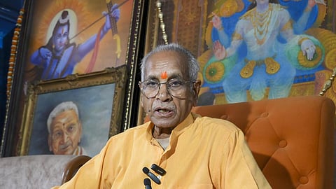 அயோத்தி ராமர் கோயில் அறக்கட்டளையின் முன்னாள் பொதுச்செயலாளர் சம்பத்ராய் குற்றமற்றவர்: ஆர்எஸ்எஸ், விஎச்பி, சாதுக்கள் கூட்டத்தில் அறிவிப்பு