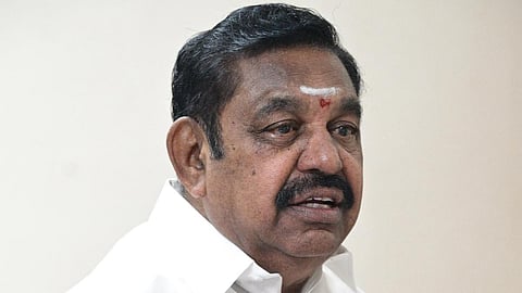 பழனிசாமி, அதிமுக முன்னாள் எம்எல்ஏக்கள் 4 பேர் 30-ம் தேதி நேரில் விளக்கம் அளிக்க சட்டப்பேரவை செயலர் அழைப்பு