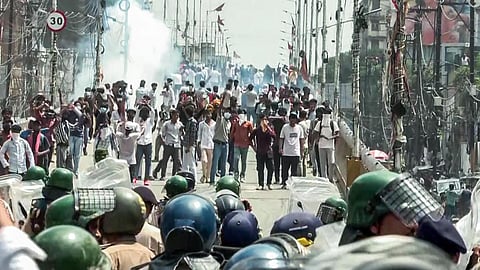 பாட்னா போராட்டத்தில் ஈடுபட்ட மாணவர்கள் மற்றும் இளைஞர்கள்
