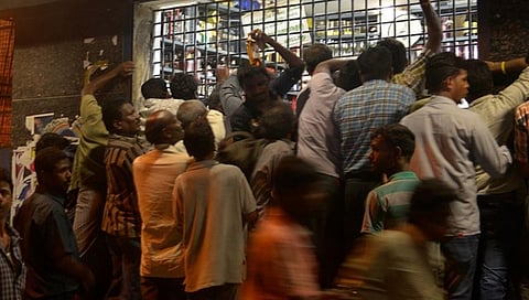 எம்ஆர்பி விலைக்கு மட்டுமே மது விற்பனை: டாஸ்மாக் பணியாளர் சங்கம் அறிவிப்பு