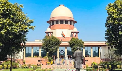 அமெரிக்காவுக்கு கடத்தப்பட்ட 3,000 இந்திய சிலைகளை மீட்க உச்ச நீதிமன்றத்தில் மனு