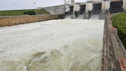 காவிரியில் தண்ணீர் திறக்க கர்நாடகாவுக்கு உத்தரவிடக் கோரி உச்ச நீதிமன்றத்தில் தமிழக அரசு மனு