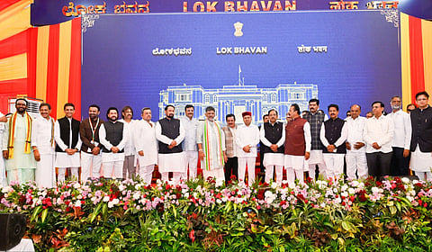 60 நாட்கள் இழுபறிக்குப் பிறகு கர்நாடகாவில் 19 எம்எல்ஏ-க்கள் அமைச்சர்களாக பதவியேற்பு