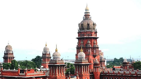 வாடகை ஒப்பந்தம் முடிவடையும் முன்பாக மருத்துவ மாணவிகளை வெளியேற்றியது சட்ட விரோதம்: ஐகோர்ட்