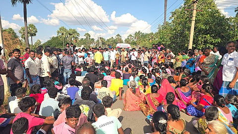 கபடியில் மாணவர் உயிரிழப்பு: ஆதவ் அர்ஜுனா பதிலை கண்டித்து வாணியம்பாடியில் சாலை மறியல்