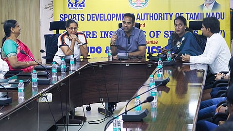 தமிழக விளையாட்டு பயிற்சியாளர்களுக்கு உயர் செயல்திறன் பயிற்சி: எஸ்டிஏடி உறுப்பினர் செயலர் மேகநாத ரெட்டி தொடங்கி வைத்தார்