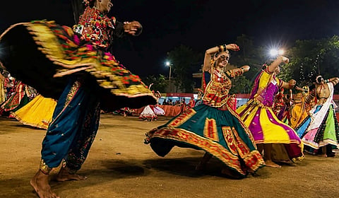 மகாராஷ்டிர முழுவதும் நடைபெறவுள்ள நவராத்திரி விழாக்களில் முஸ்லிம்களுக்கு தடை: விஹெச்பி அறிவிப்பு
