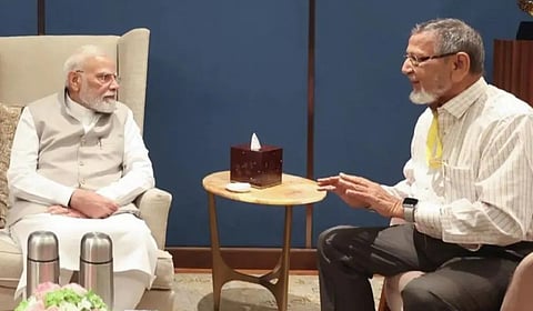 பிரதமர் தோழரின் நிலத்தை திருப்பித் தந்த பாஜக எம்எல்ஏ