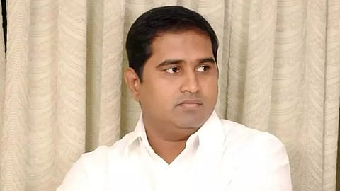 ஆம்ஸ்ட்ராங்