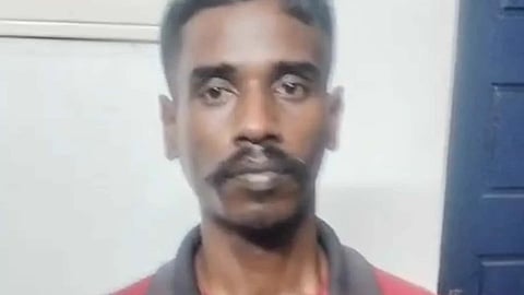 கேரள கடற்படை அகாடமியில் பணிபுரிந்த வங்கதேச நபர் கைது