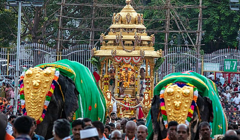 திருப்பதி பிரம்மோற்சவம் 6-ம் நாள் விழா: காலை அனுமன் வாகனம், மதியம் தங்கத் தேரோட்டம்