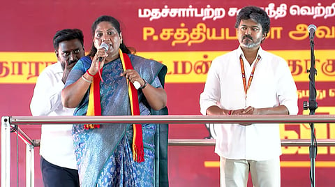 தாராபுரத்தில் விஜய் பிரச்சாரத்தின்போது சத்யபாமா காதில் தெரிவித்தது என்ன? - அமைச்சர் ராஜ்மோகன் விளக்கம்