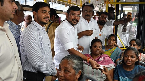 கோவை மாவட்டத்தில் 790 பேருந்துகளில் வெற்றிப் பயணத் திட்டம் தொடக்கம்!