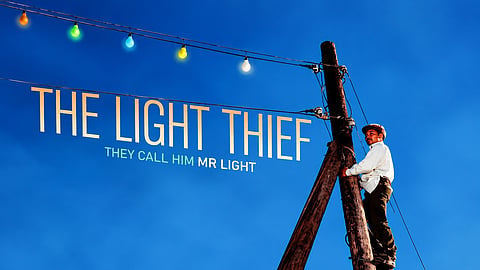 The Light Thief: மக்களுக்காக மின்சாரத்தைத் திருடும் நாயகன் | சினிமாவும் அரசியலும் 51