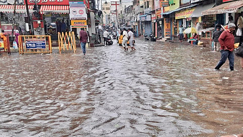 மதுரையில் காலையில் கடும் வெயில்... பிற்பகலில் திடீர் மழை!