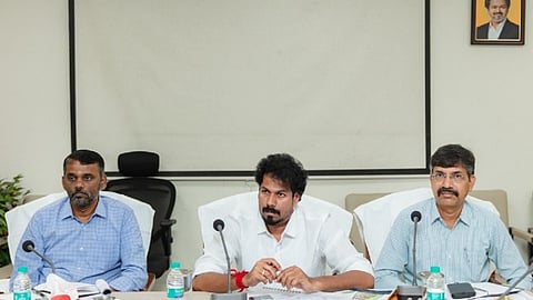"சர்க்கரைத் தொழிலை வளர்ச்சிப் பாதைக்கு கொண்டுவர நடவடிக்கை” - அமைச்சர் வினோத்