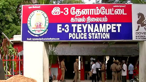 அமைச்சர் ஆதவ் அர்ஜுனா நிறுவனத்துக்கு ஆர்டர் செய்த சொகுசு காரை வாங்கி தராமல் ரூ.2.60 கோடி மோசடி
