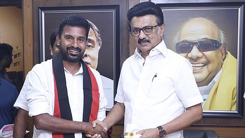 திமுகவில் இணைந்த இந்திய கம்யூனிஸ்ட் எம்.பி.யின் மகன்