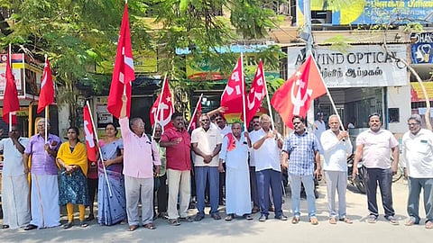 டெல்லியில் இடதுசாரி தலைவர்கள் கைது: தமிழகம் முழுவதும் கண்டன ஆர்ப்பாட்டத்துக்கு அழைப்பு