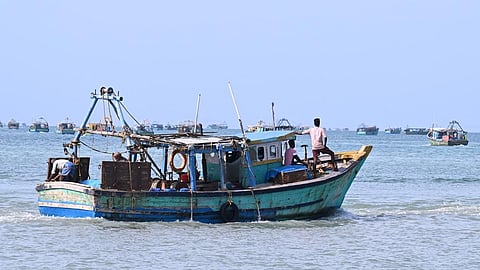 இந்தியா-இலங்கை மீனவர் பேச்சுவார்த்தை நடத்த கோரிக்கை