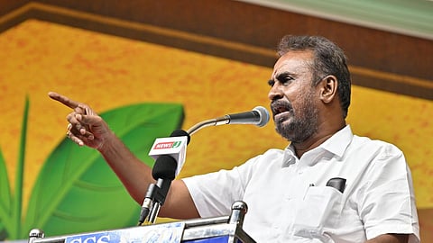 வேலுமணி தலைமையில் அதிருப்தி எம்எல்ஏக்கள் ஆலோசனை: கட்சியை கைப்பற்றி தவெக அரசுக்கு ஆதரவளிக்க ரகசிய திட்டம்?