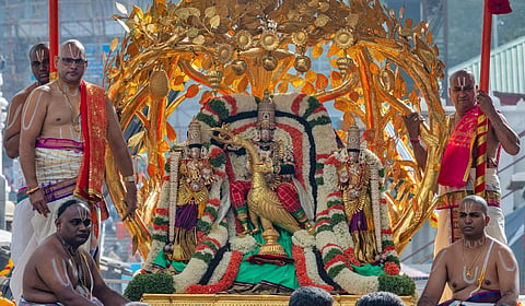 நவராத்திரி பிரமோற்சவம் 4-ம் நாள் விழா: கற்பக விருட்ச வாகனத்தில் மலையப்பர் உலா