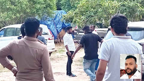 வேளாங்கண்ணி அருகே கீழப்பிடாகையில் அதிகாரிகள் சோதனை நடத்திய பூபாலன் வீடு | உள்படம்: பூபாலன்