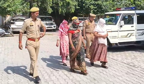 உ.பி.யில் குழந்தையை விற்றதாக பெண் உட்பட 5 பேர் கைது