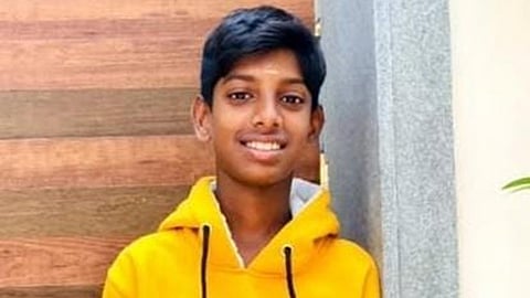 உயிரிழந்த மாணவர் அகிலன்